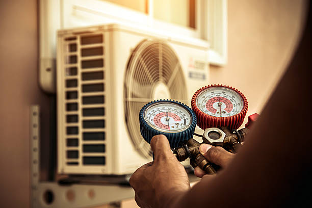 Professional Ductwork Repair technician working in Magazine, AR